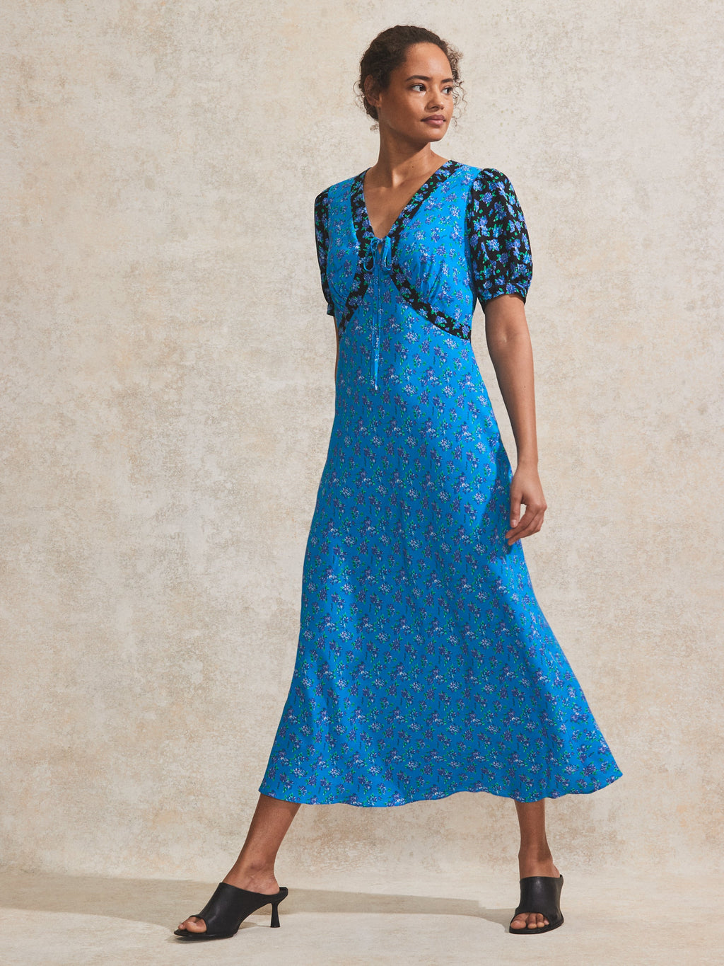 Contrast Ditsy-Print Puff-Sleeve Midi Dress