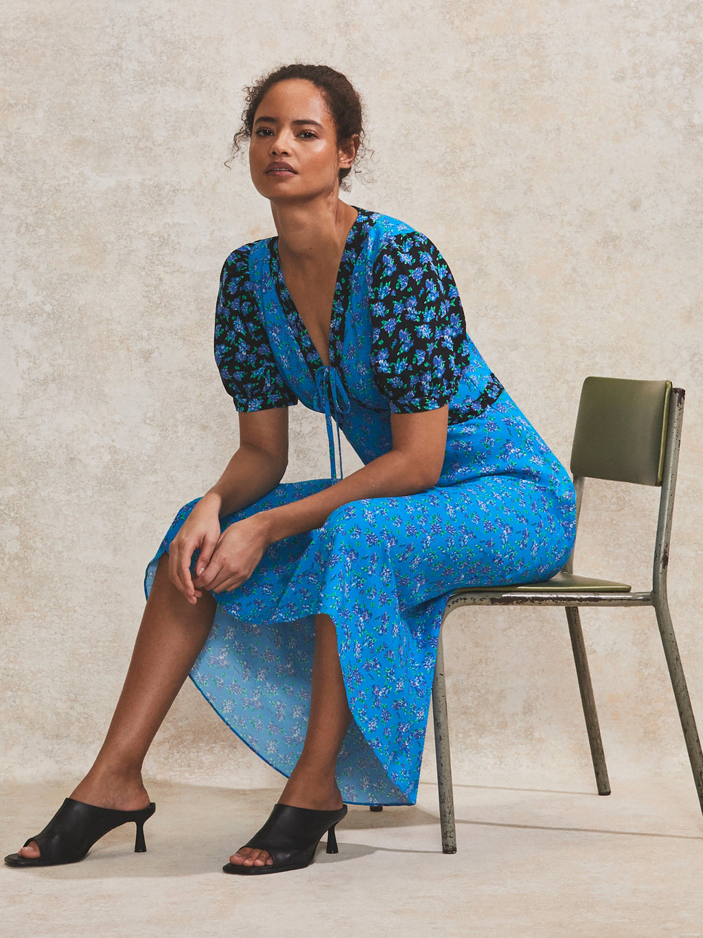 Contrast Ditsy-Print Puff-Sleeve Midi Dress