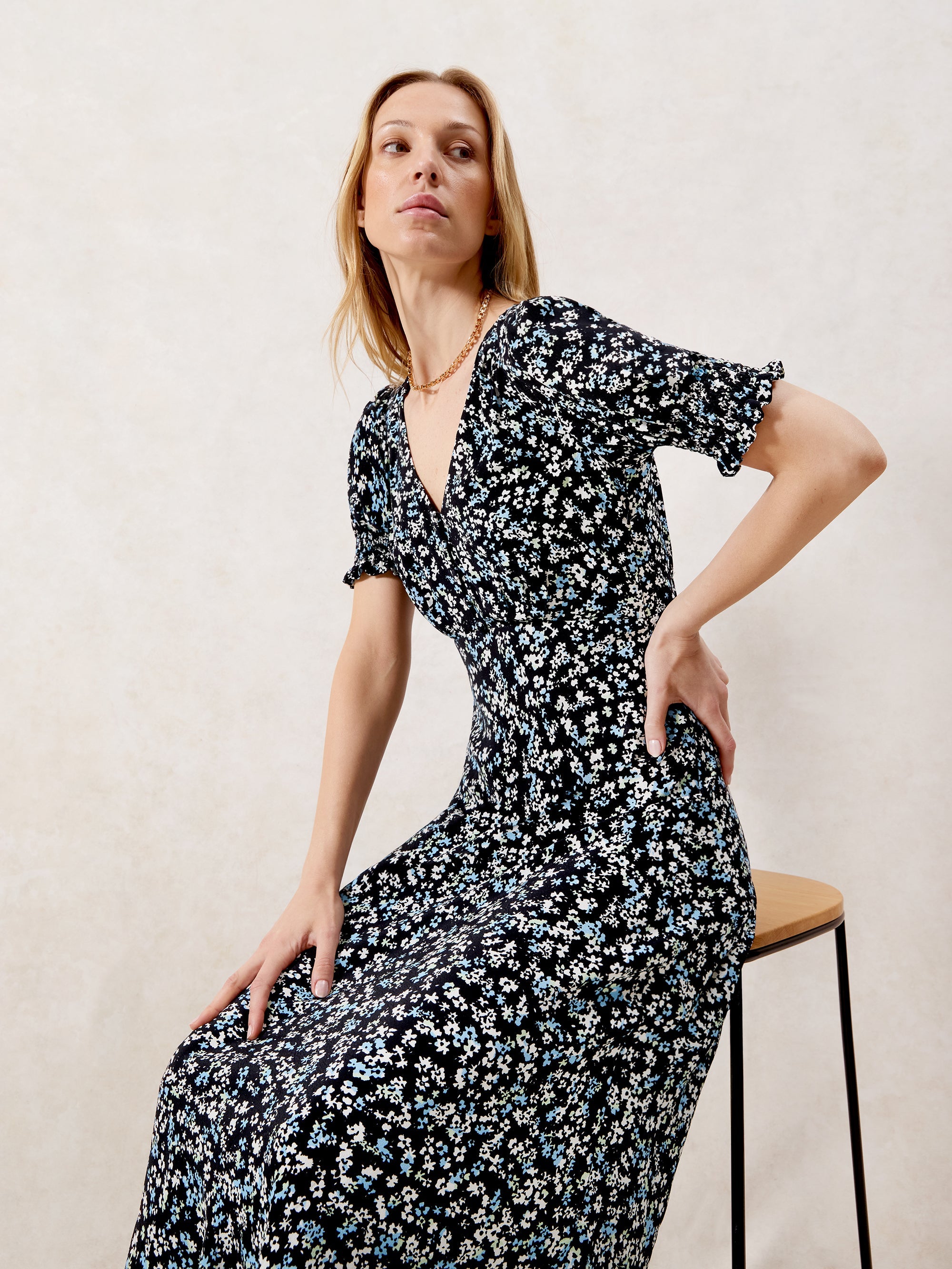 Petite Blue Ditsy Print Shirred Cuff Midi Dress