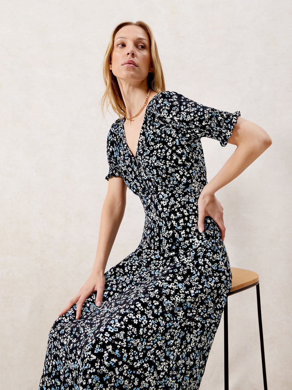 Blue Ditsy Print Shirred Cuff Midi Dress